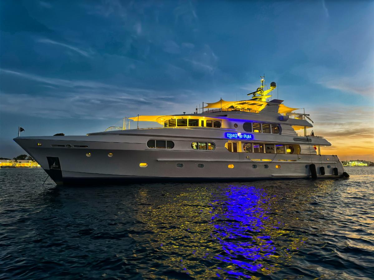 Motor yacht Galapagos Islands Charter Villa Trip of a lifetime