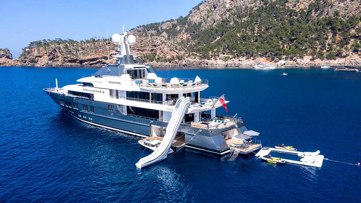Motor yacht Galapagos Islands Charter Villa Trip of a lifetime
